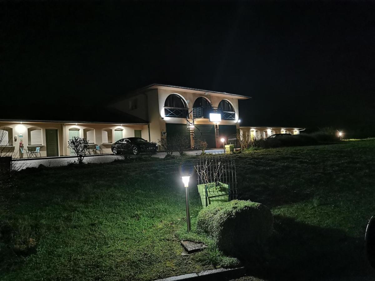 Logis Hotel- Restaurant La Haie Des Vignes Seminaires Et Evenementiel Allain Eksteriør bilde