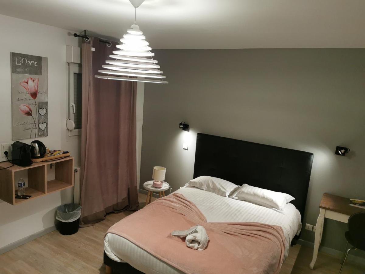 Logis Hotel- Restaurant La Haie Des Vignes Seminaires Et Evenementiel Allain Eksteriør bilde