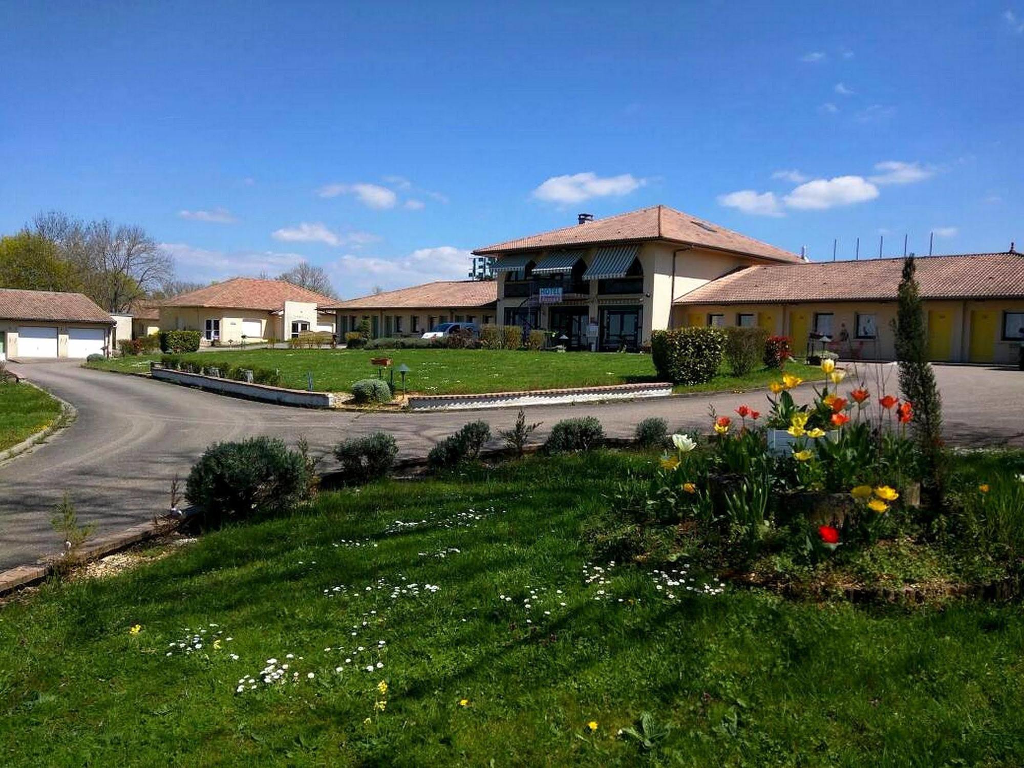 Logis Hotel- Restaurant La Haie Des Vignes Seminaires Et Evenementiel Allain Eksteriør bilde